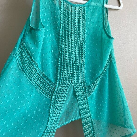 Umgee Green Sheer Tank - Picture 2 of 11